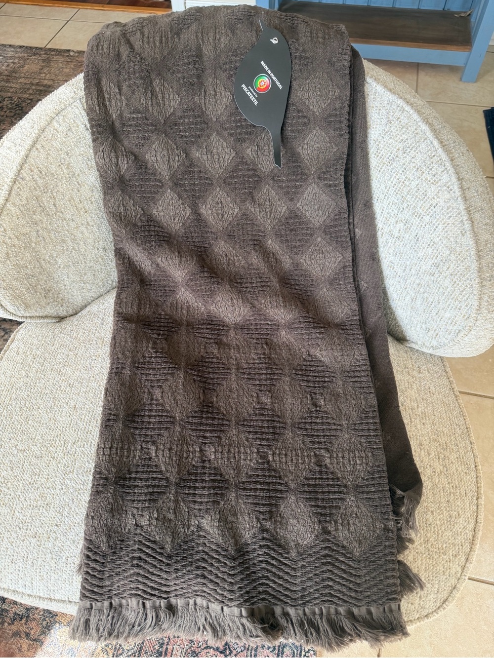 Piscatextil chocolate brown Diamond Textured Fringe Throw Blanket